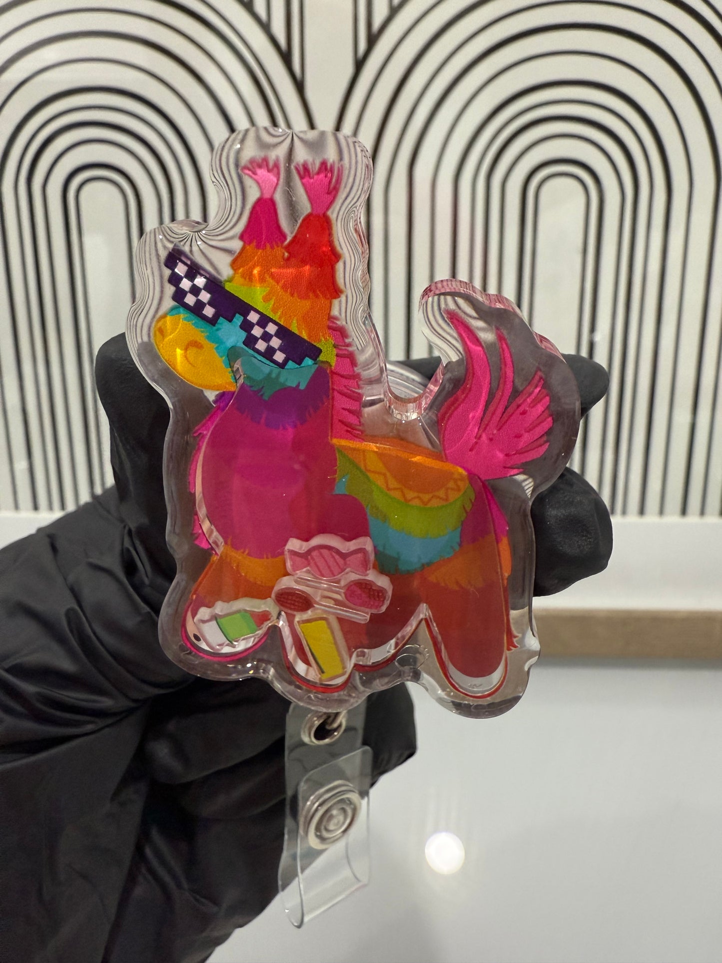 Shaker badge reel:pinata