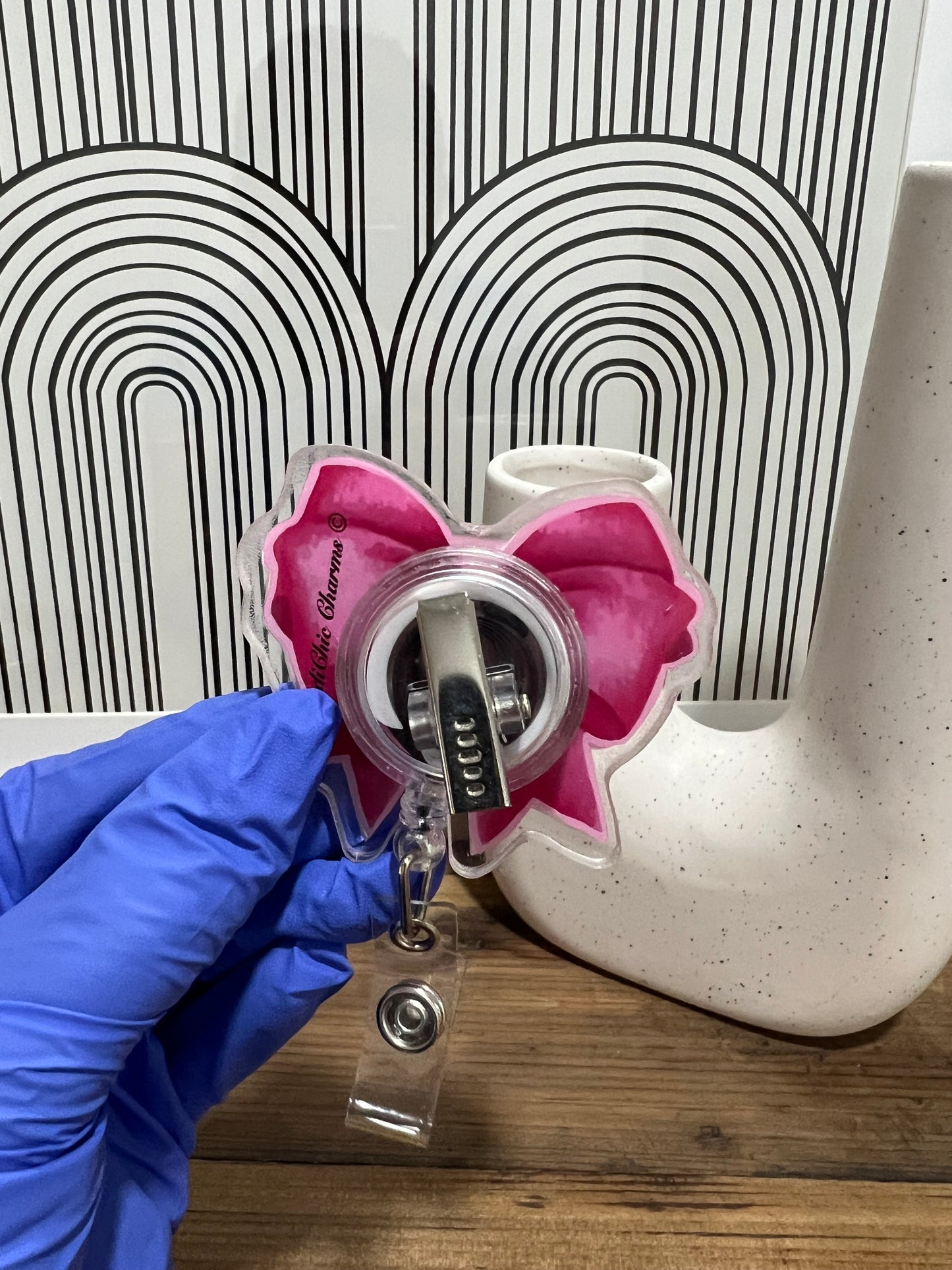 Shaker Badge Reel: Bow